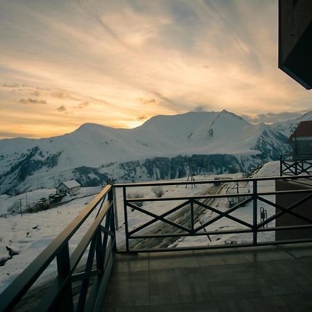 The Hills Hostel Gudauri Exterior photo