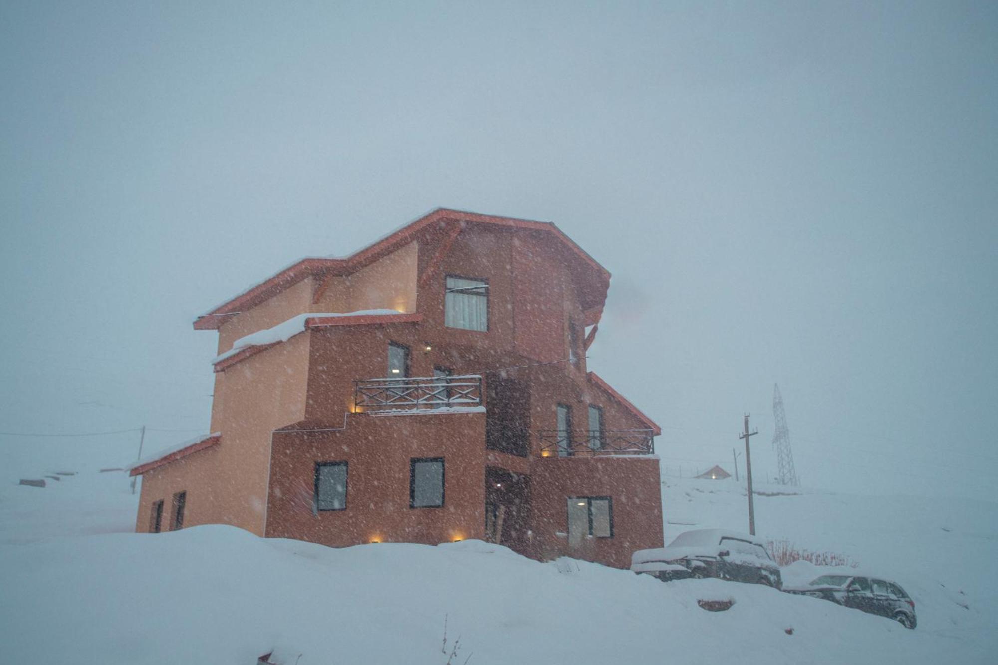 The Hills Hostel Gudauri Exterior photo