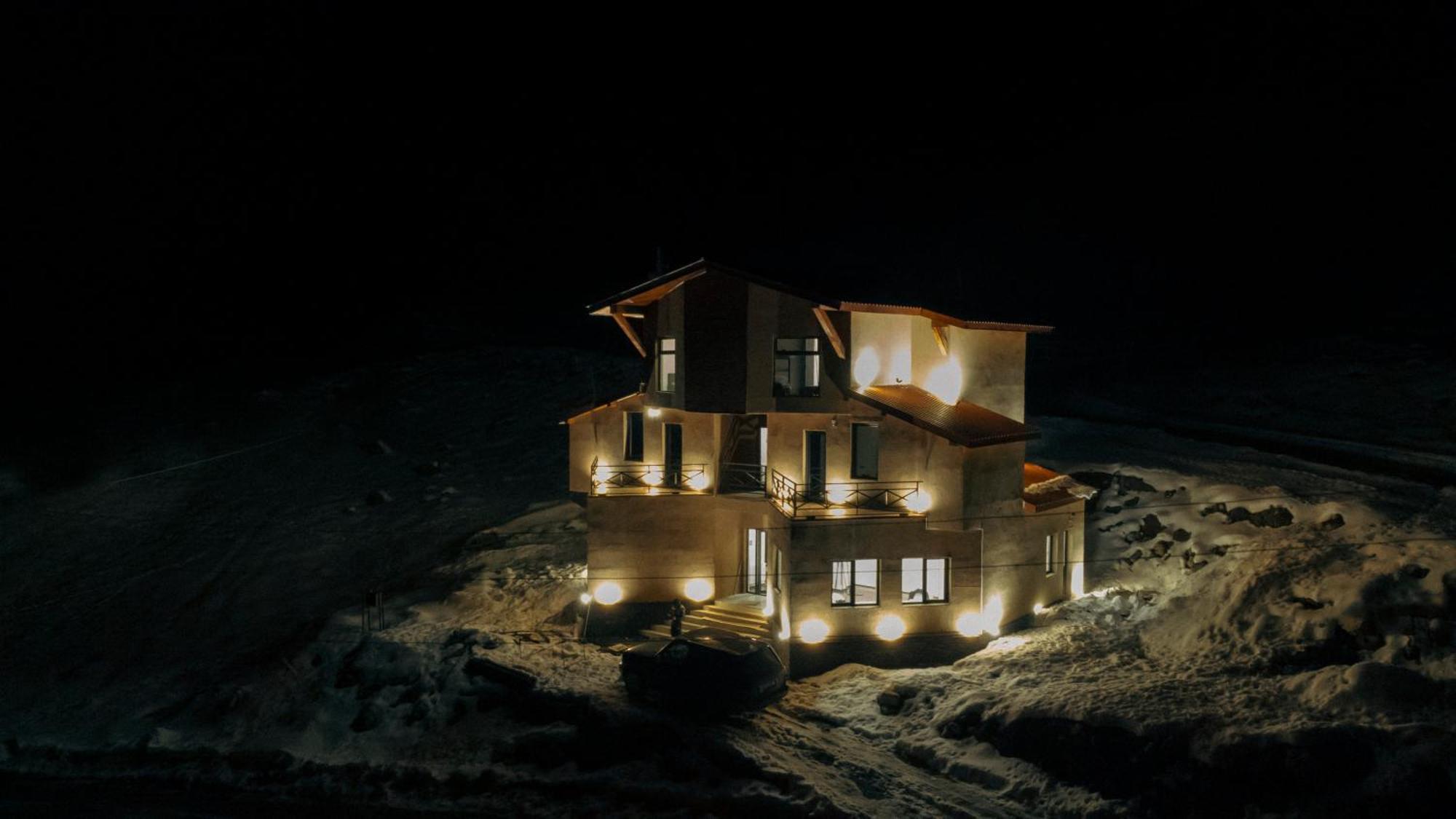 The Hills Hostel Gudauri Exterior photo